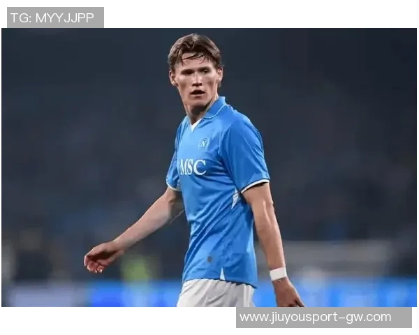 迪马透露麦克托米奈有望首发出战欧冠霍伊伦缺席训练状态成疑